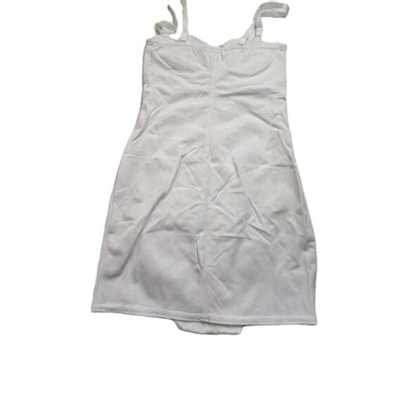 Fredericks of Hollywood Medium Body Suit Slimming White Garment Linger Snaps Med - Picture 2 of 8